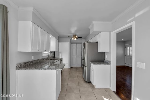 817 Beachwood Boulevard, Beachwood, NJ 08722