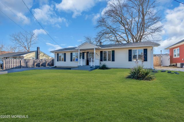 817 Beachwood Boulevard, Beachwood, NJ 08722