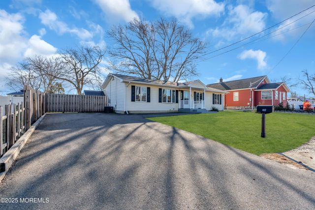 817 Beachwood Boulevard, Beachwood, NJ 08722