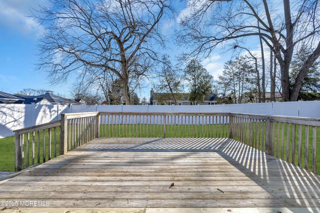 817 Beachwood Boulevard, Beachwood, NJ 08722