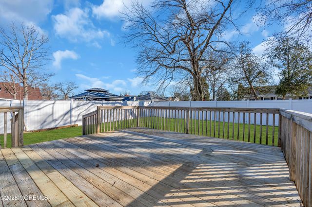 817 Beachwood Boulevard, Beachwood, NJ 08722