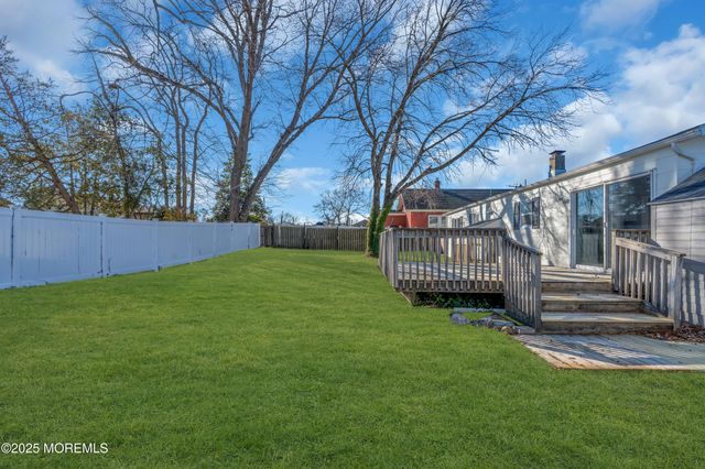 817 Beachwood Boulevard, Beachwood, NJ 08722