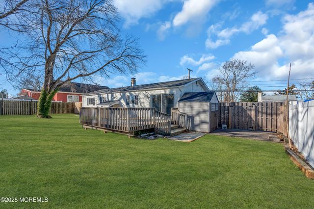 817 Beachwood Boulevard, Beachwood, NJ 08722