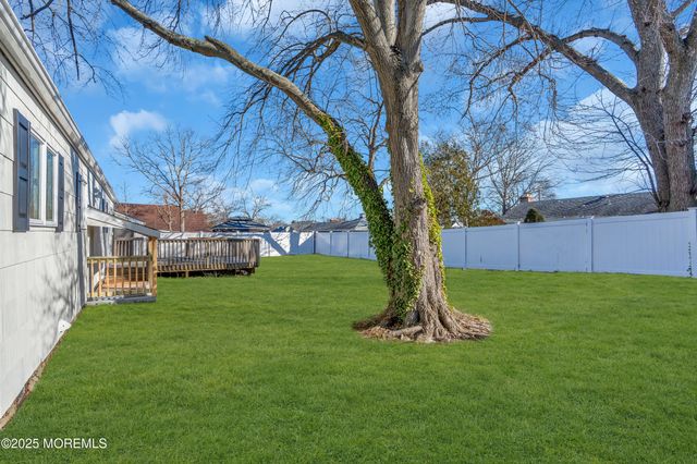 817 Beachwood Boulevard, Beachwood, NJ 08722