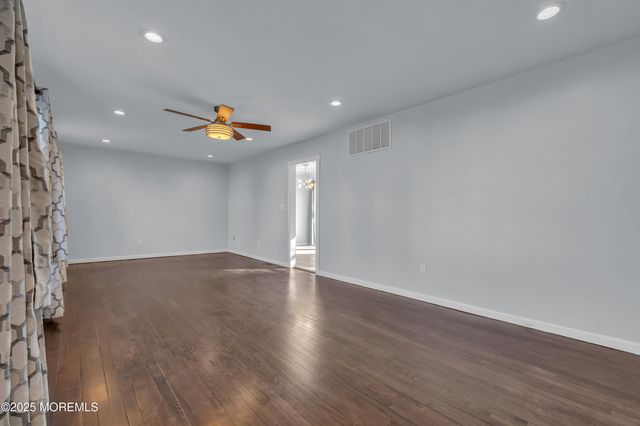 817 Beachwood Boulevard, Beachwood, NJ 08722