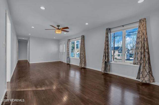 817 Beachwood Boulevard, Beachwood, NJ 08722