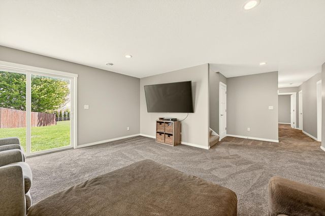 4624 Arctic Fox Road NW, Rochester, MN 55901