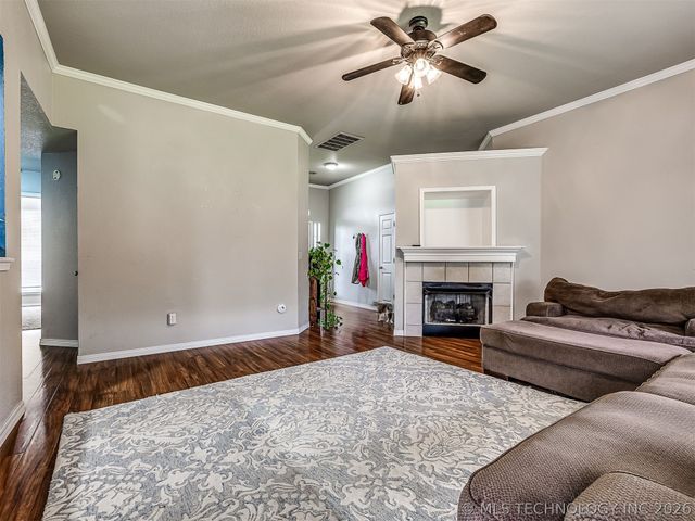 11226 S 274th East Avenue, Coweta, OK 74429