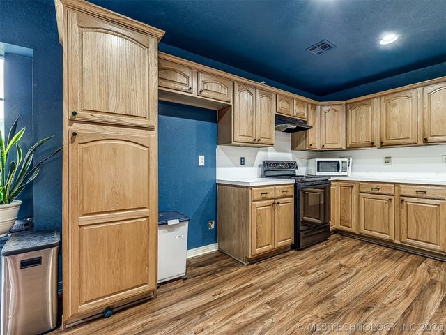 11226 S 274th East Avenue, Coweta, OK 74429