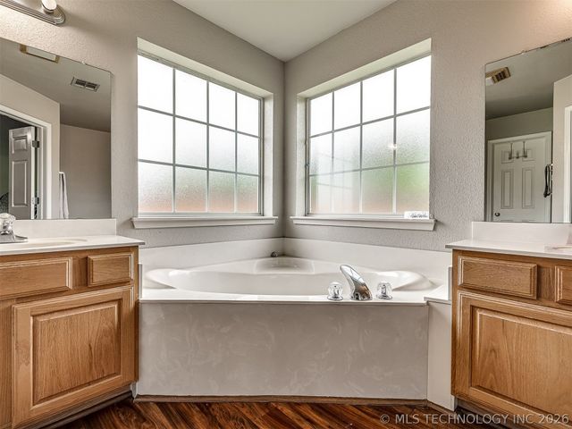 11226 S 274th East Avenue, Coweta, OK 74429