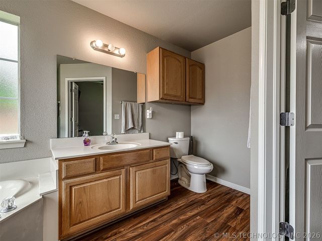 11226 S 274th East Avenue, Coweta, OK 74429