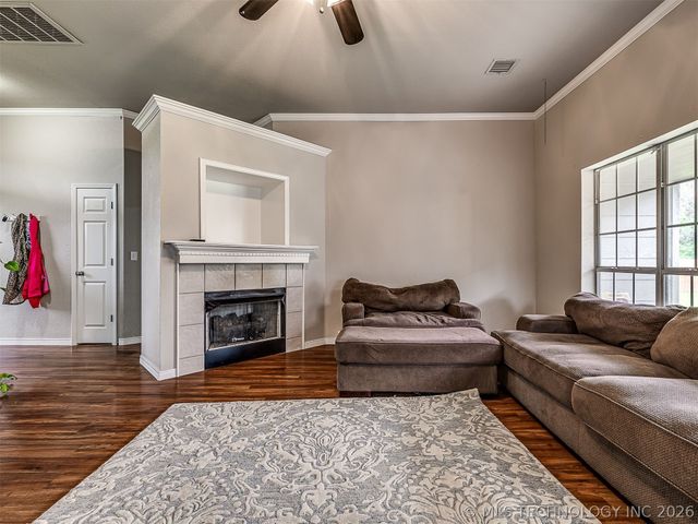 11226 S 274th East Avenue, Coweta, OK 74429