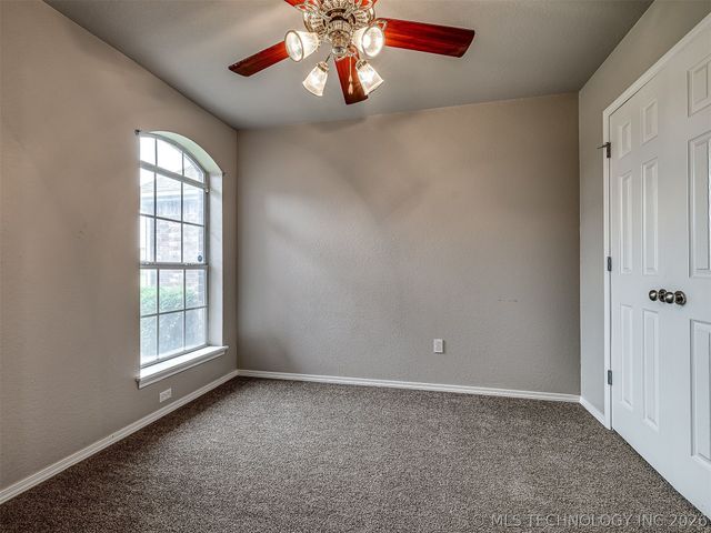 11226 S 274th East Avenue, Coweta, OK 74429