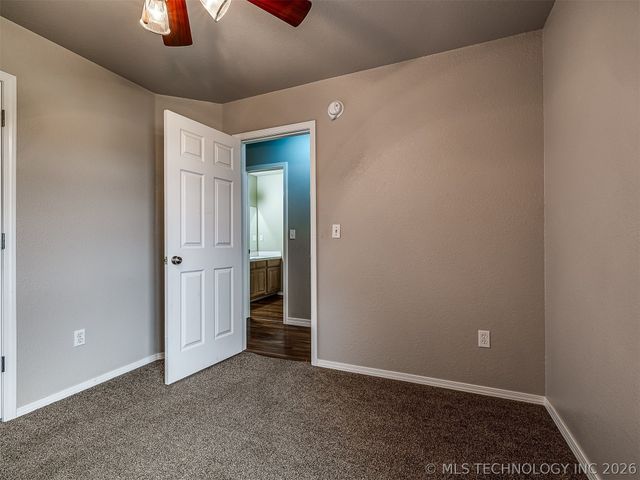 11226 S 274th East Avenue, Coweta, OK 74429