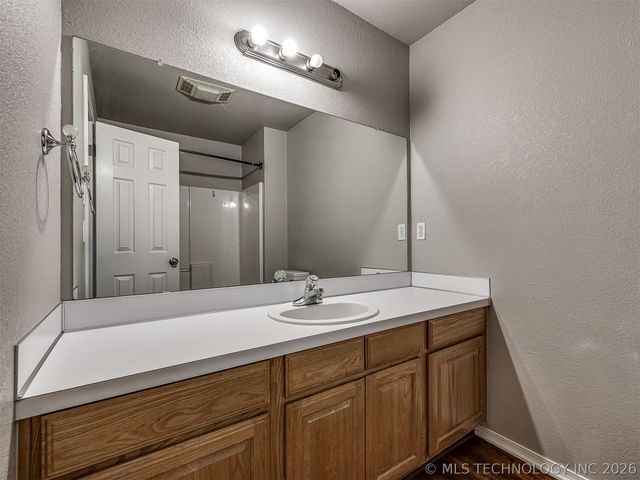 11226 S 274th East Avenue, Coweta, OK 74429