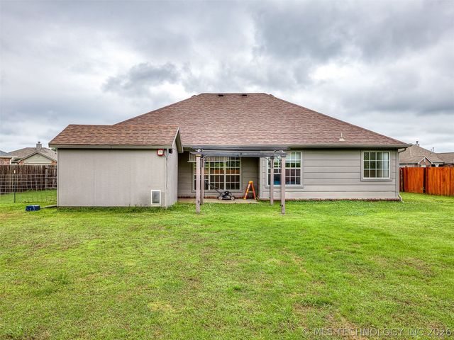 11226 S 274th East Avenue, Coweta, OK 74429