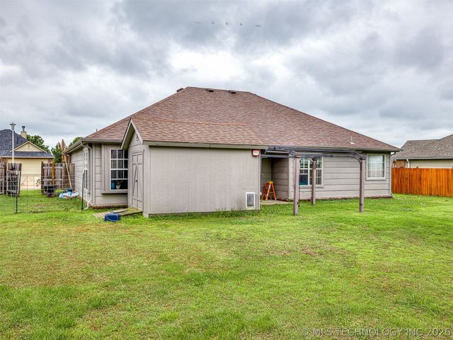 11226 S 274th East Avenue, Coweta, OK 74429