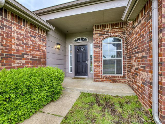 11226 S 274th East Avenue, Coweta, OK 74429