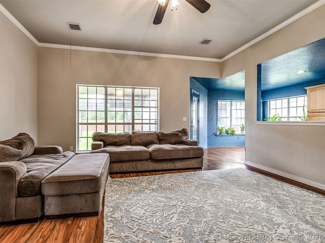 11226 S 274th East Avenue, Coweta, OK 74429