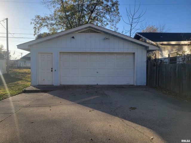 705 S 11th St Street, Herrin, IL 62948