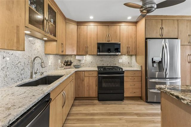 3944 Whispering Oaks PL, Virginia Beach, VA 23455
