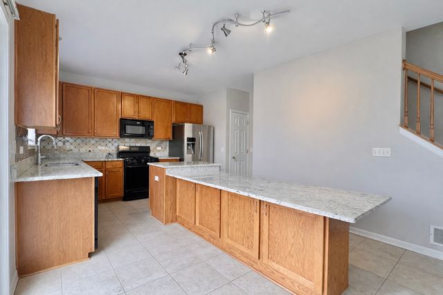 2310 Shiloh Drive, Aurora, IL 60503