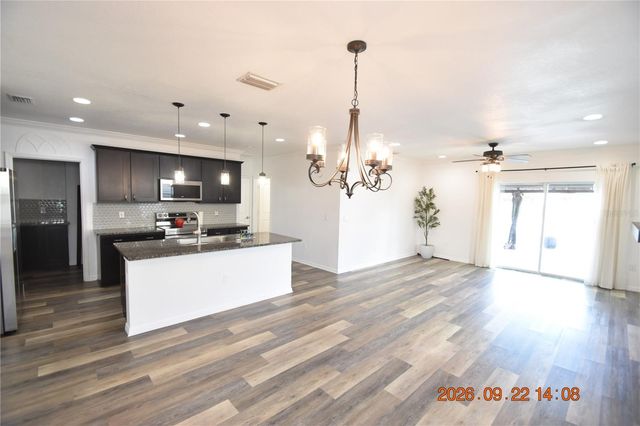 7697 TUSCAN BAY CIRCLE, Wesley Chapel, FL 33545