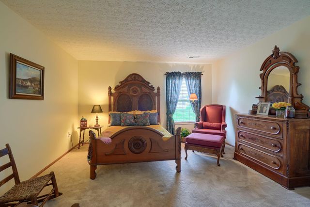 673 Kildow Court, Ashville, OH 43103