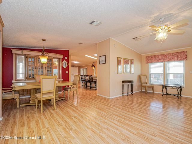 7566 Montauk Avenue U19, Micco, FL 32976