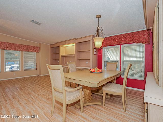 7566 Montauk Avenue U19, Micco, FL 32976