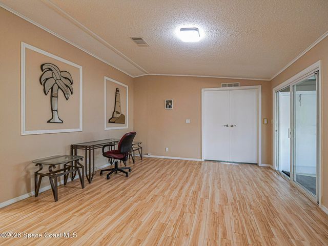 7566 Montauk Avenue U19, Micco, FL 32976
