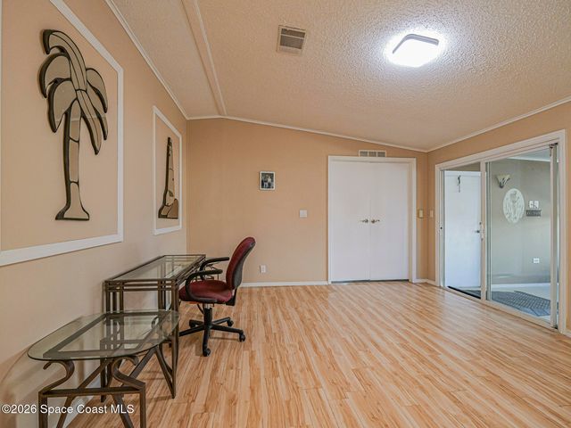 7566 Montauk Avenue U19, Micco, FL 32976