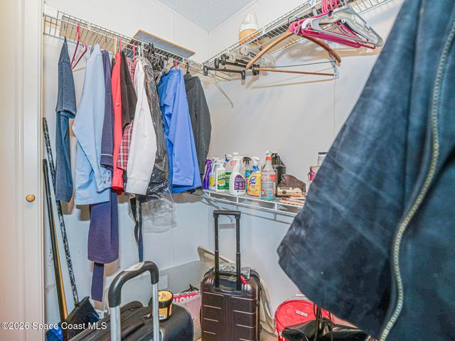 7566 Montauk Avenue U19, Micco, FL 32976