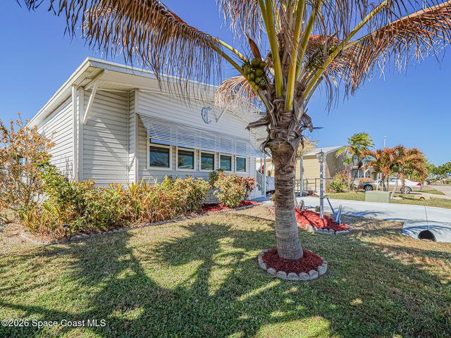 7566 Montauk Avenue U19, Micco, FL 32976