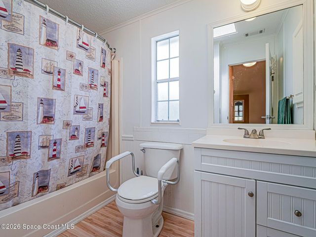 7566 Montauk Avenue U19, Micco, FL 32976