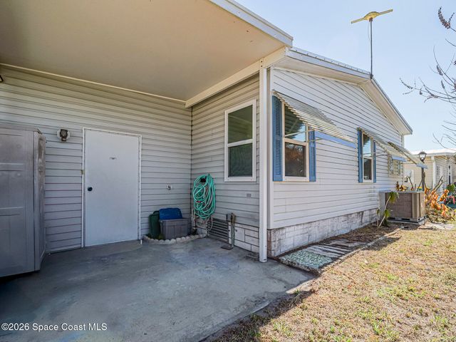 7566 Montauk Avenue U19, Micco, FL 32976