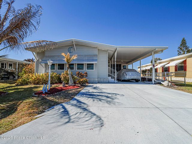 7566 Montauk Avenue U19, Micco, FL 32976