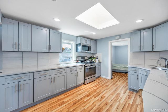 10 Harrison, Hicksville, NY 11801