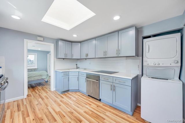 10 Harrison, Hicksville, NY 11801