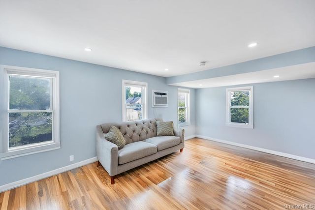 10 Harrison, Hicksville, NY 11801