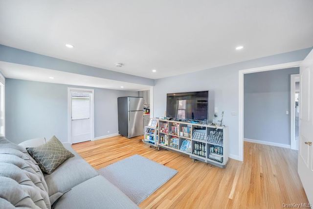 10 Harrison, Hicksville, NY 11801