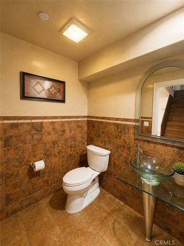 2318 N Fairview Street 101, Burbank, CA 91504