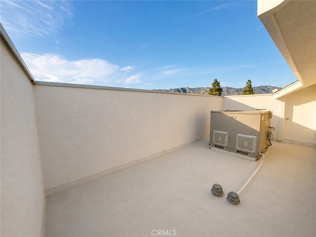 2318 N Fairview Street 101, Burbank, CA 91504