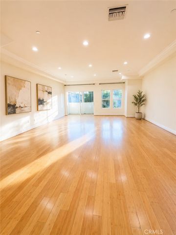 2318 N Fairview Street 101, Burbank, CA 91504