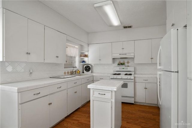 222 W Filmore Avenue, Harlingen, TX 78550