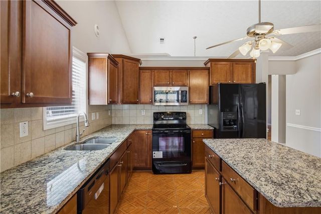 1159 Simonton Glen Way, Lawrenceville, GA 30045