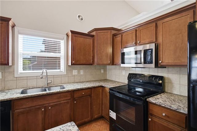 1159 Simonton Glen Way, Lawrenceville, GA 30045