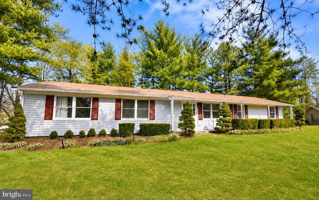 10818 OLDFIELD DR, Reston, VA 20191