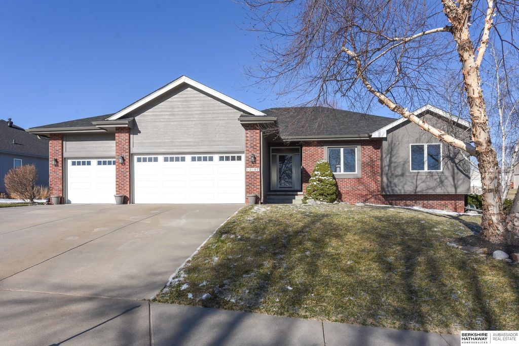 12107 N 161st Street, Bennington, NE 68007