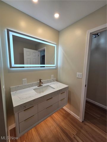 1075 NE River Road, Lake Milton, OH 44429